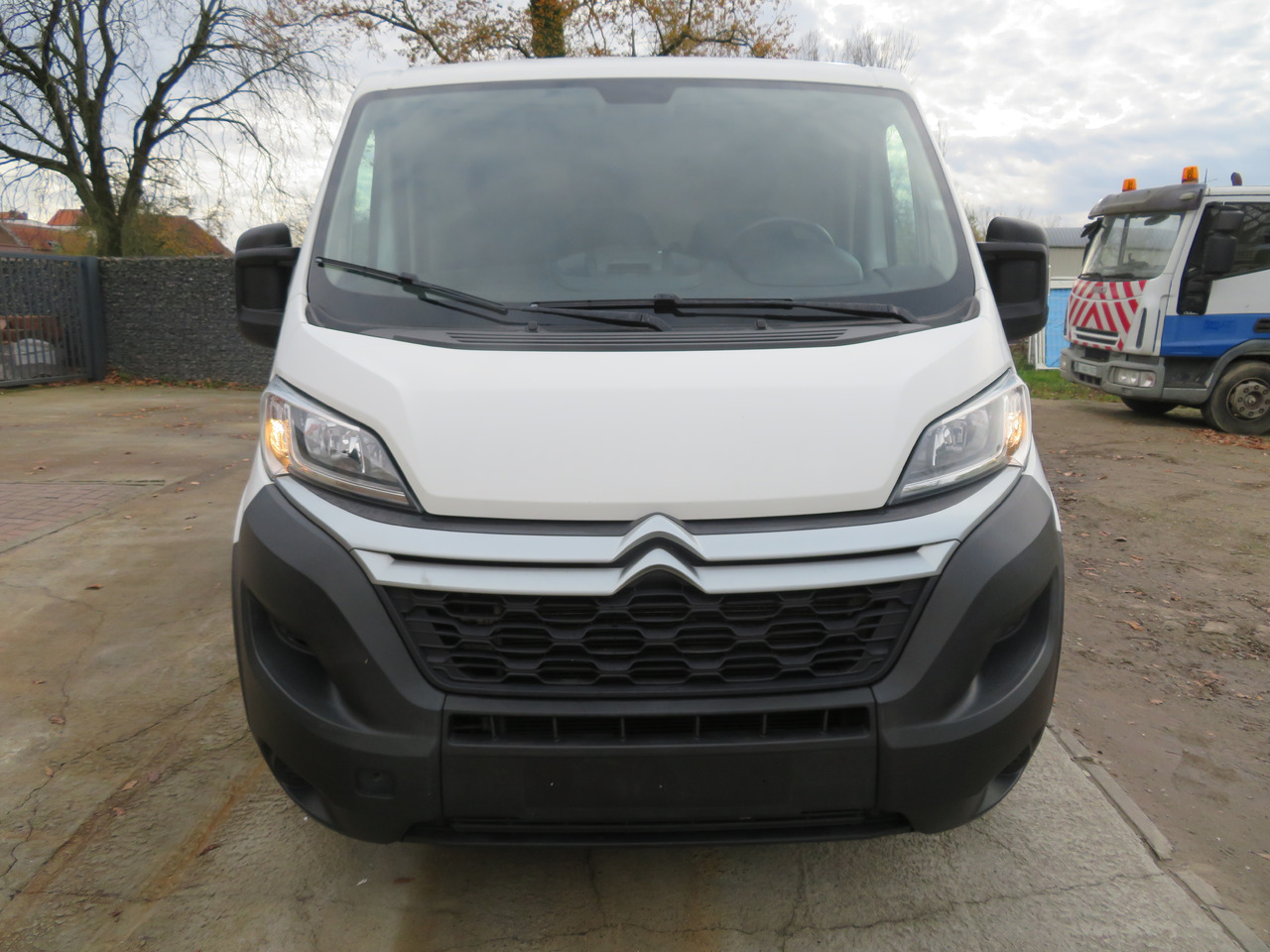 Citroën Jumper 2.2 BlueHDi - L1H1 - Мало комбе: слика 2 Citroën Jumper 2.2 BlueHDi - L1H1 - Мало комбе: слика 2