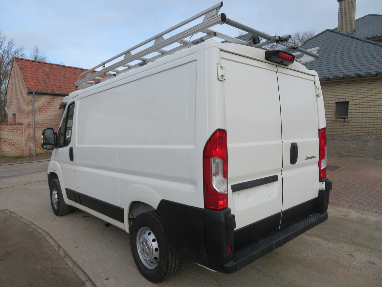 Citroën Jumper 2.2 BlueHDi - L1H1 - Товарно комбе: слика 5 Citroën Jumper 2.2 BlueHDi - L1H1 - Товарно комбе: слика 5