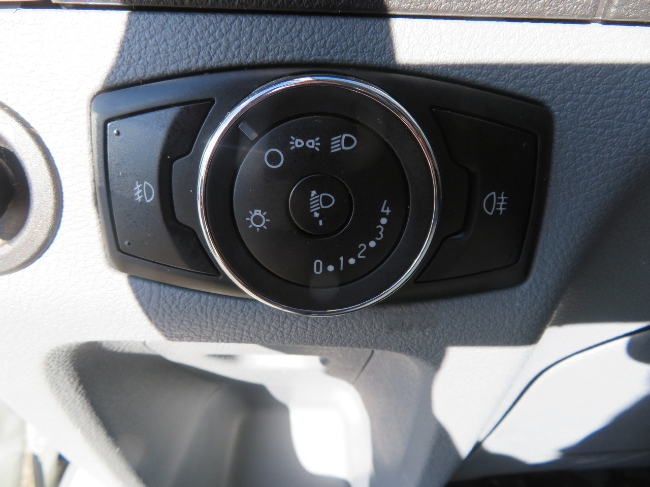 Товарно комбе Ford Transit 2.0TDCi L2H2: слика 17 Товарно комбе Ford Transit 2.0TDCi L2H2: слика 17