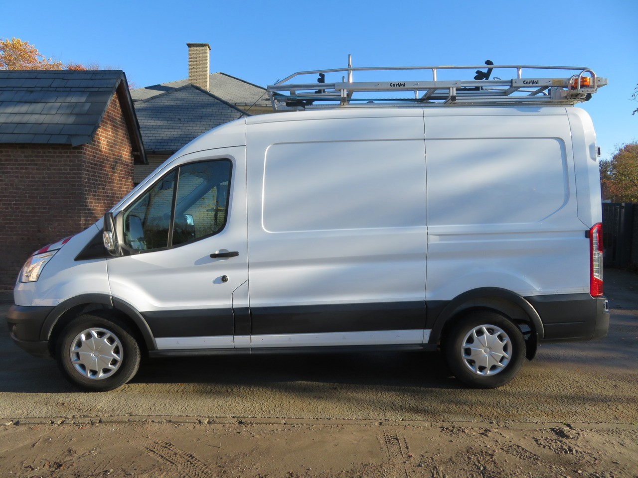 Ford Transit 2.0TDCi - L2H2 - Товарно комбе: слика 4 Ford Transit 2.0TDCi - L2H2 - Товарно комбе: слика 4