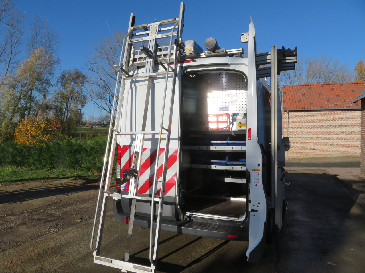 Товарно комбе Ford Transit 2.0TDCi L2H2: слика 12 Товарно комбе Ford Transit 2.0TDCi L2H2: слика 12