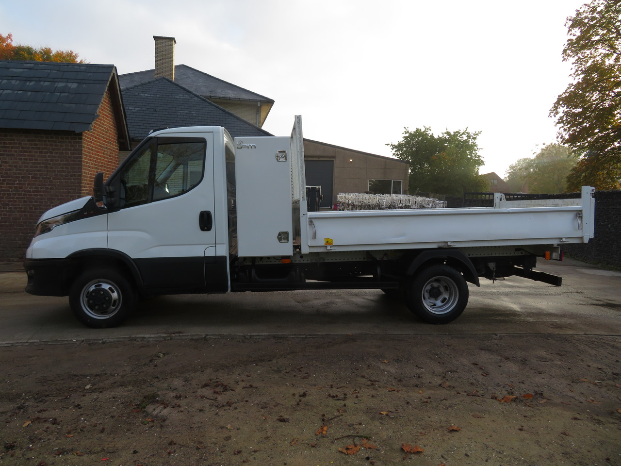 Iveco Daily 35C16 3.0 - L3 - Kipper - Комби кипер: слика 4 Iveco Daily 35C16 3.0 - L3 - Kipper - Комби кипер: слика 4
