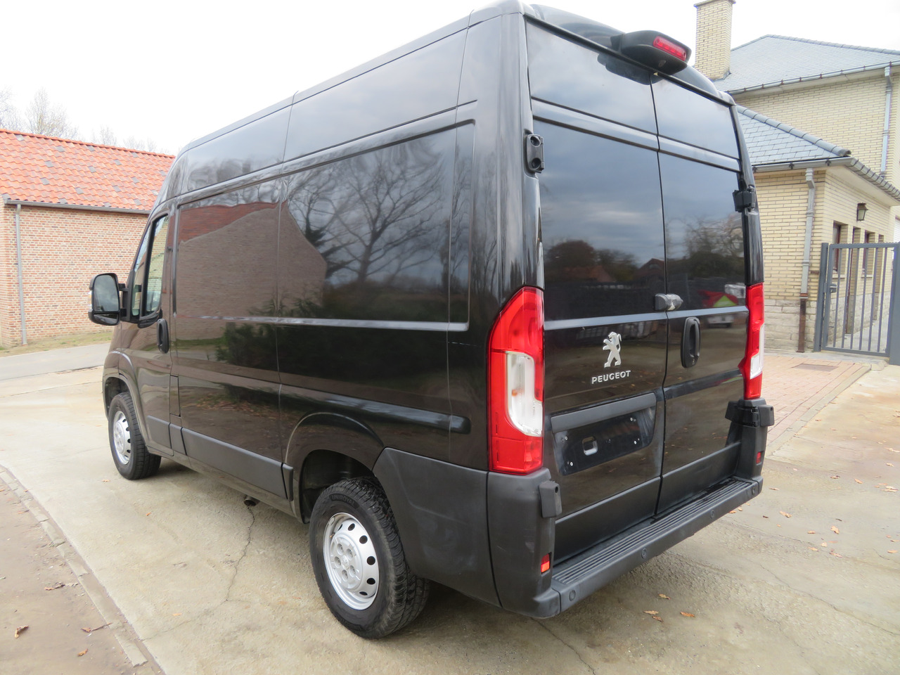 Peugeot Boxer 2.2 BlueHDI L1H2 premium - Мало комбе: слика 5 Peugeot Boxer 2.2 BlueHDI L1H2 premium - Мало комбе: слика 5