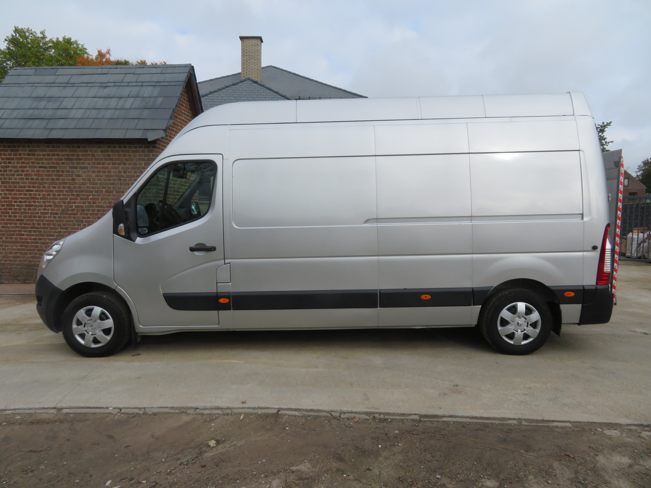 Renault Master 2.3dCi Grand Confort - L3H3 - Товарно комбе: слика 4 Renault Master 2.3dCi Grand Confort - L3H3 - Товарно комбе: слика 4