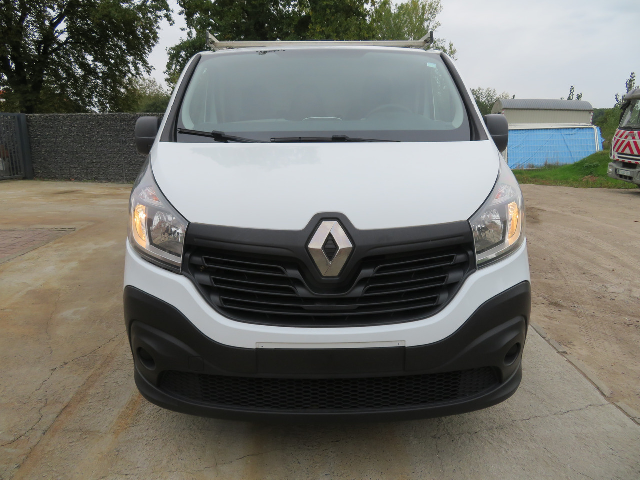 Renault Trafic 1.6dCi Grand Confort - L2H1 - Мало комбе: слика 2 Renault Trafic 1.6dCi Grand Confort - L2H1 - Мало комбе: слика 2
