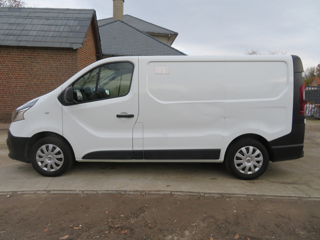 Renault Trafic 1.6dCi L1H1 - Мало комбе: слика 4 Renault Trafic 1.6dCi L1H1 - Мало комбе: слика 4