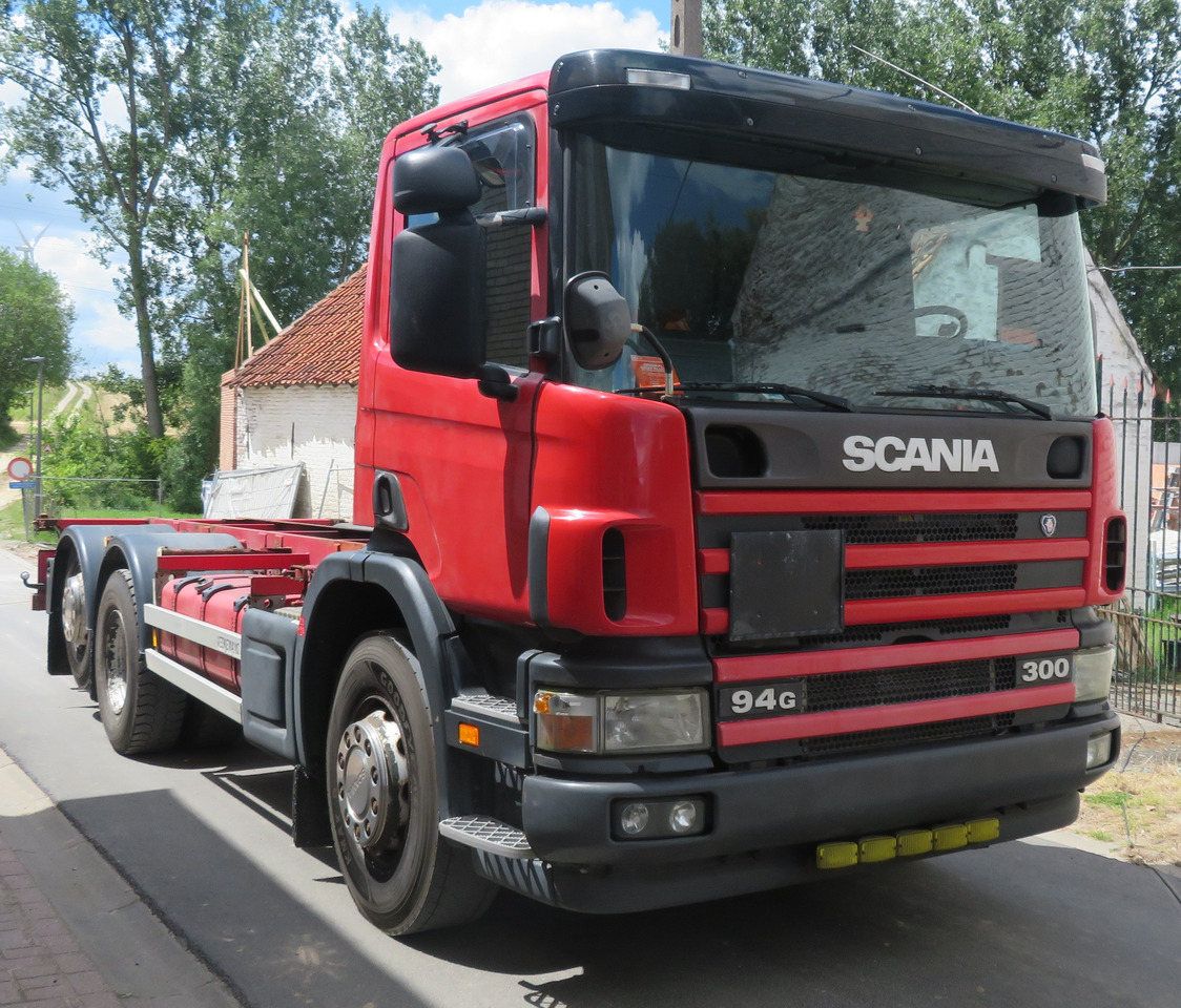 Scania 94 GB 6X2 - Камион со кабинска шасија: слика 1 Scania 94 GB 6X2 - Камион со кабинска шасија: слика 1