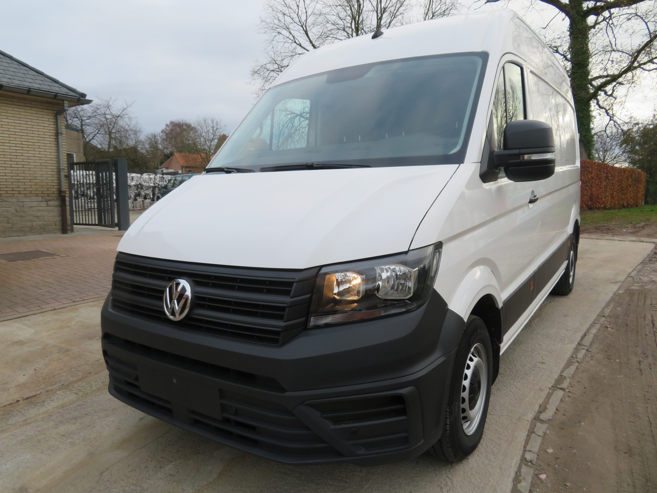 Volkswagen Crafter 2.0 CR TDi L3H3 - Товарно комбе: слика 3 Volkswagen Crafter 2.0 CR TDi L3H3 - Товарно комбе: слика 3
