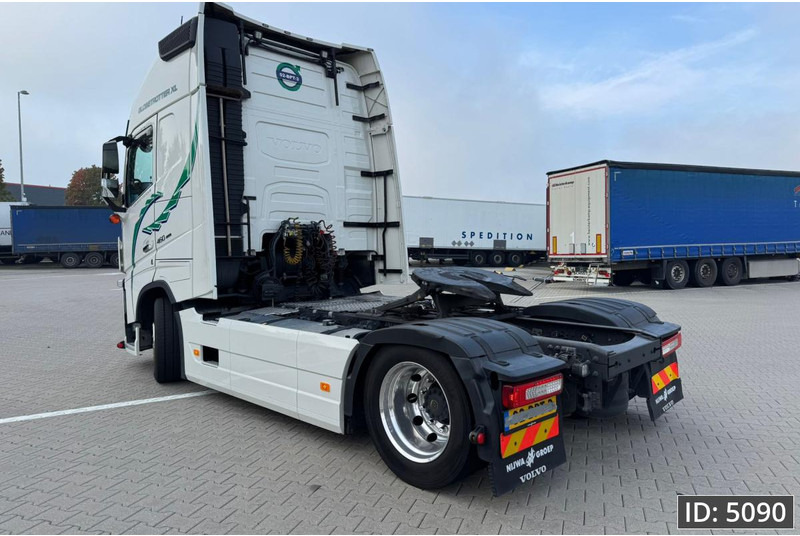 Volvo FH 460 Globetrotter XL, Euro 6, Mega / Like new! / Special interior / Standklima / 2 Tanks - Камион влекач: слика 2 Volvo FH 460 Globetrotter XL, Euro 6, Mega / Like new! / Special interior / Standklima / 2 Tanks - Камион влекач: слика 2