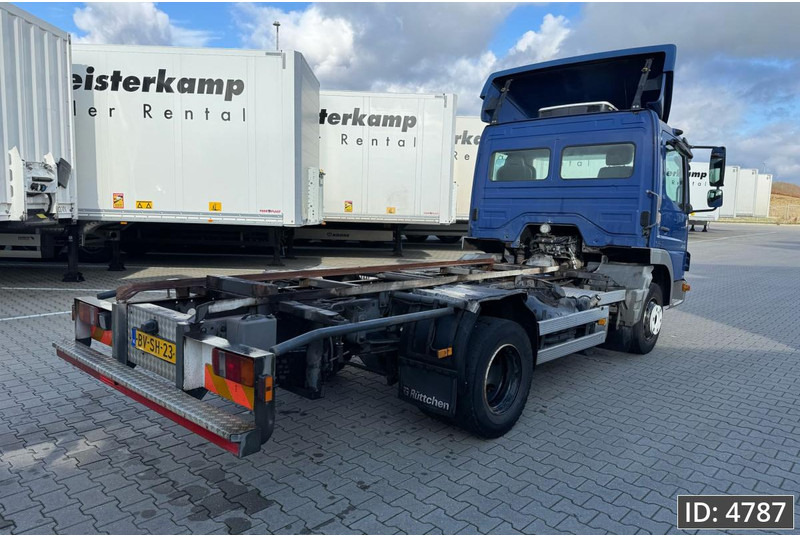 Mercedes-Benz Atego 816 Day Cab, Euro 5, BDF / EPS automatic / standklima / Hydraulic system - Транспортер на контејнер/ Камион со променливо тело: слика 5 Mercedes-Benz Atego 816 Day Cab, Euro 5, BDF / EPS automatic / standklima / Hydraulic system - Транспортер на контејнер/ Камион со променливо тело: слика 5