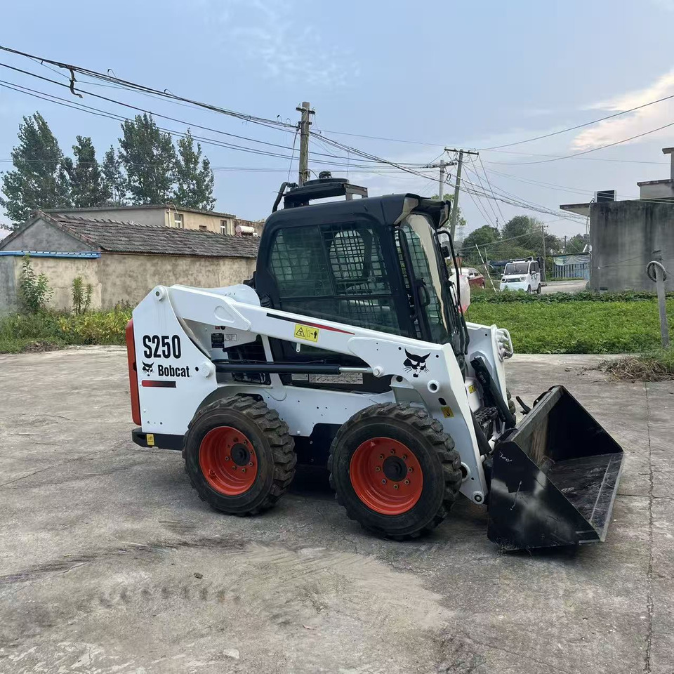 BOBCAT Skid Steer Loader S250 New Condition Hours True - Компактен натоварувач: слика 5 BOBCAT Skid Steer Loader S250 New Condition Hours True - Компактен натоварувач: слика 5