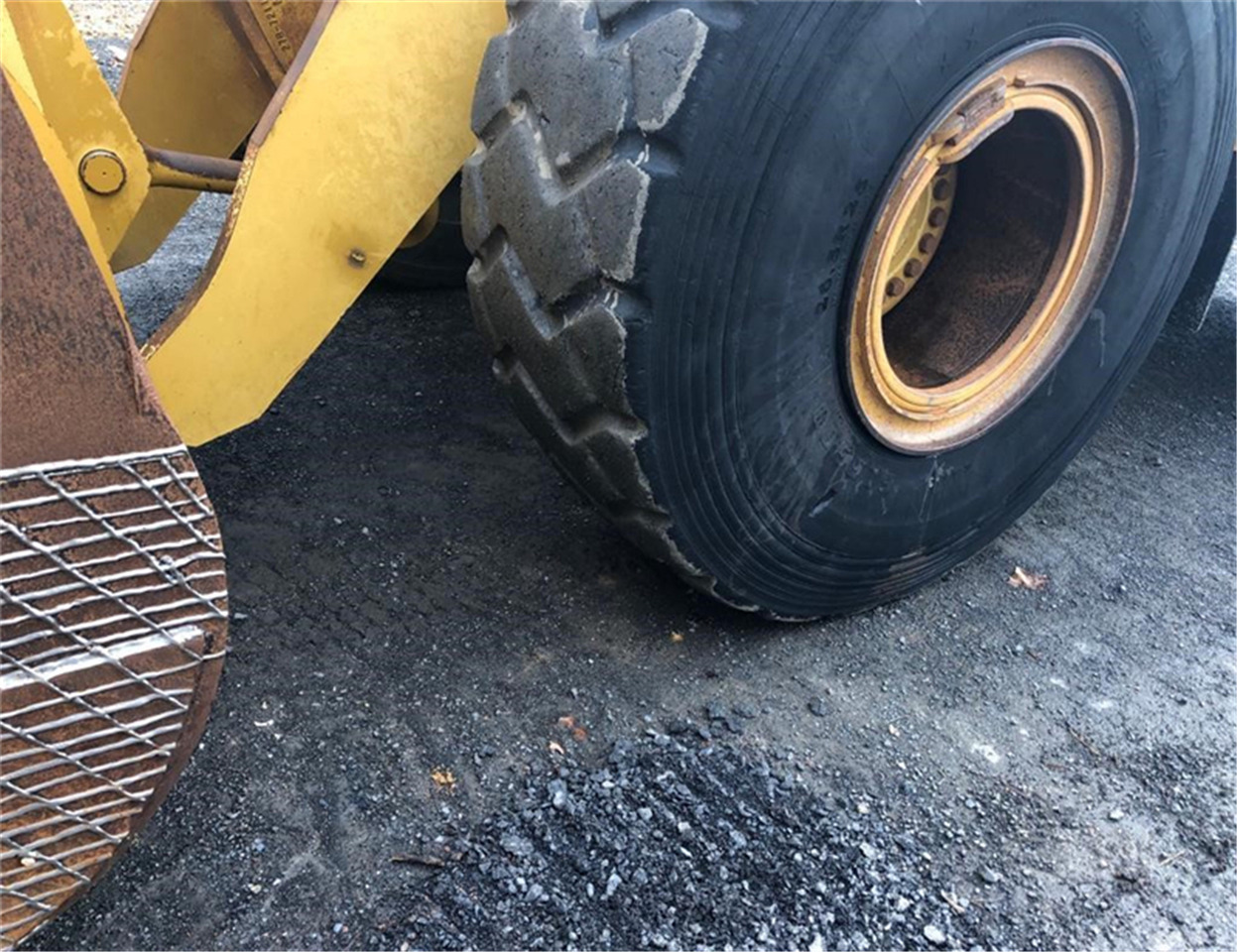 CATERPILLAR 966H - Компактен натоварувач: слика 5 CATERPILLAR 966H - Компактен натоварувач: слика 5