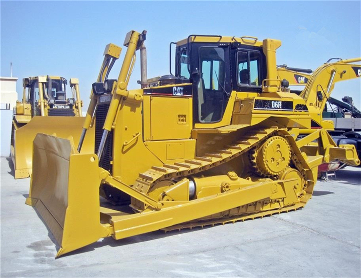 CATERPILLAR D6R - Булдожер: слика 1 CATERPILLAR D6R - Булдожер: слика 1