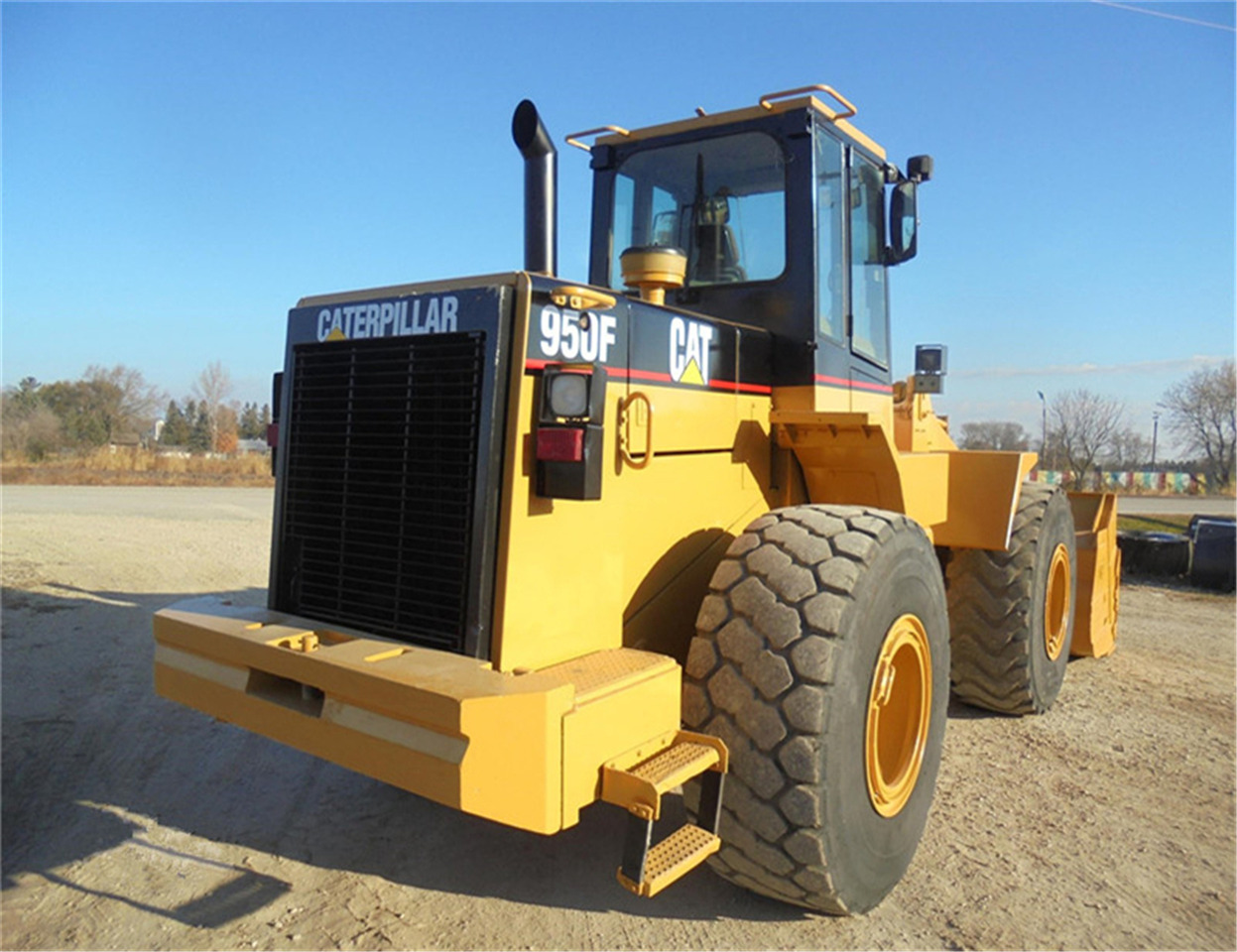 CATERPILLAR Skid Steer Loader 950F - Компактен натоварувач: слика 5 CATERPILLAR Skid Steer Loader 950F - Компактен натоварувач: слика 5
