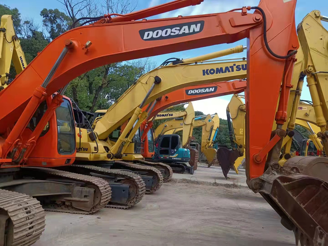 DOOSAN DH300LC-7 - Багер гасеничар: слика 2 DOOSAN DH300LC-7 - Багер гасеничар: слика 2