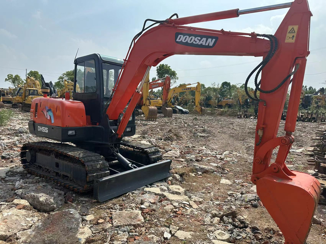 DOOSAN DH55 Mini Excavator 5.5T - Мини багер: слика 2 DOOSAN DH55 Mini Excavator 5.5T - Мини багер: слика 2