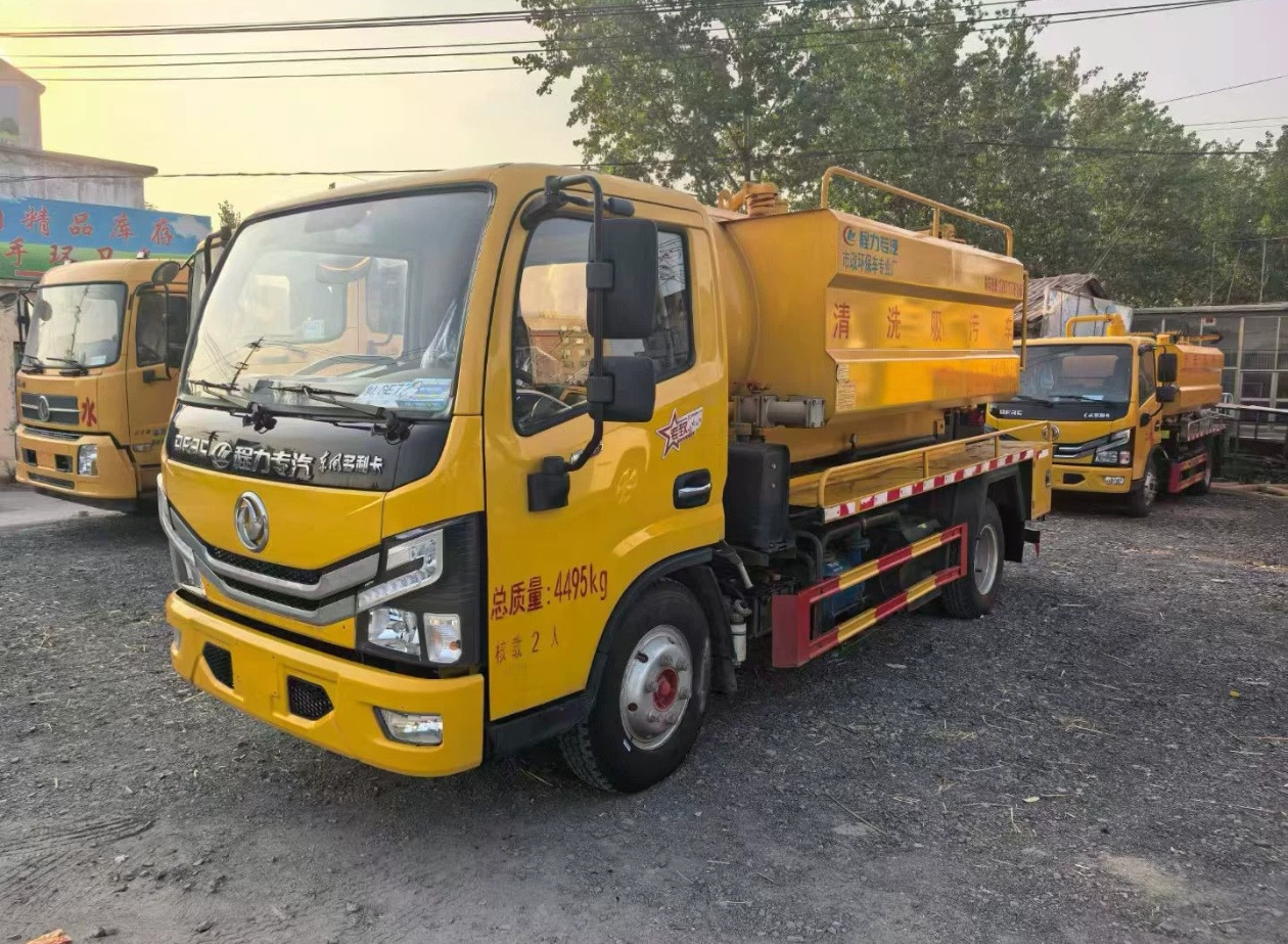 DongFeng Small Sewage Truck - Вакуумски камион: слика 1 DongFeng Small Sewage Truck - Вакуумски камион: слика 1