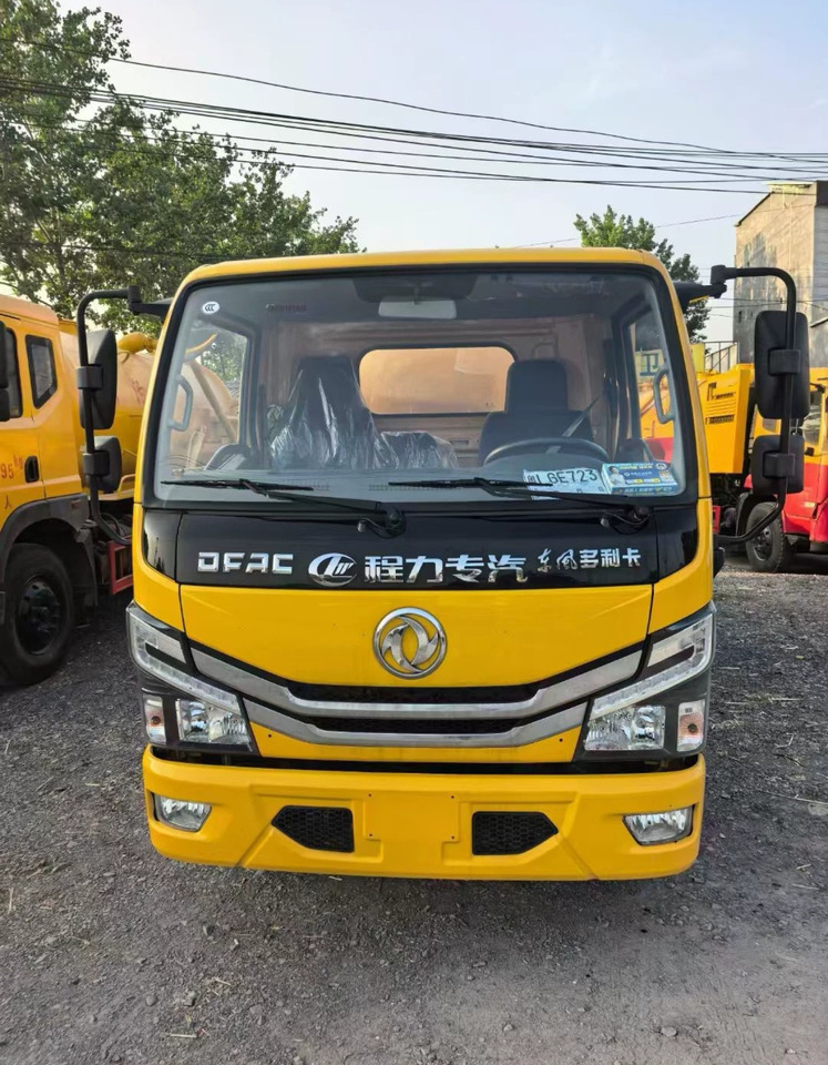 DongFeng Small Sewage Truck - Вакуумски камион: слика 3 DongFeng Small Sewage Truck - Вакуумски камион: слика 3