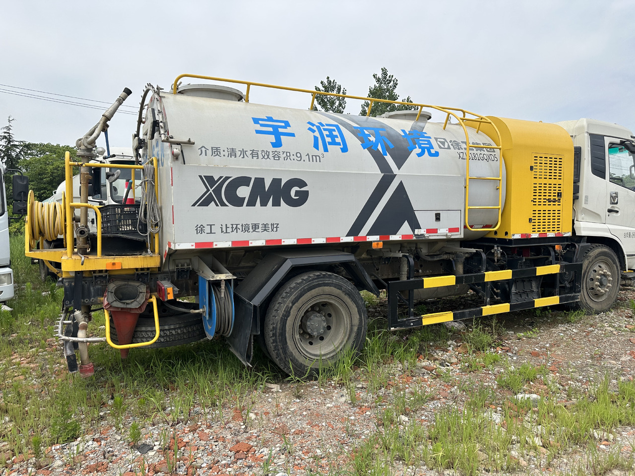 Dongfeng Large Vacuum Suction Truck - Вакуумски камион: слика 3 Dongfeng Large Vacuum Suction Truck - Вакуумски камион: слика 3