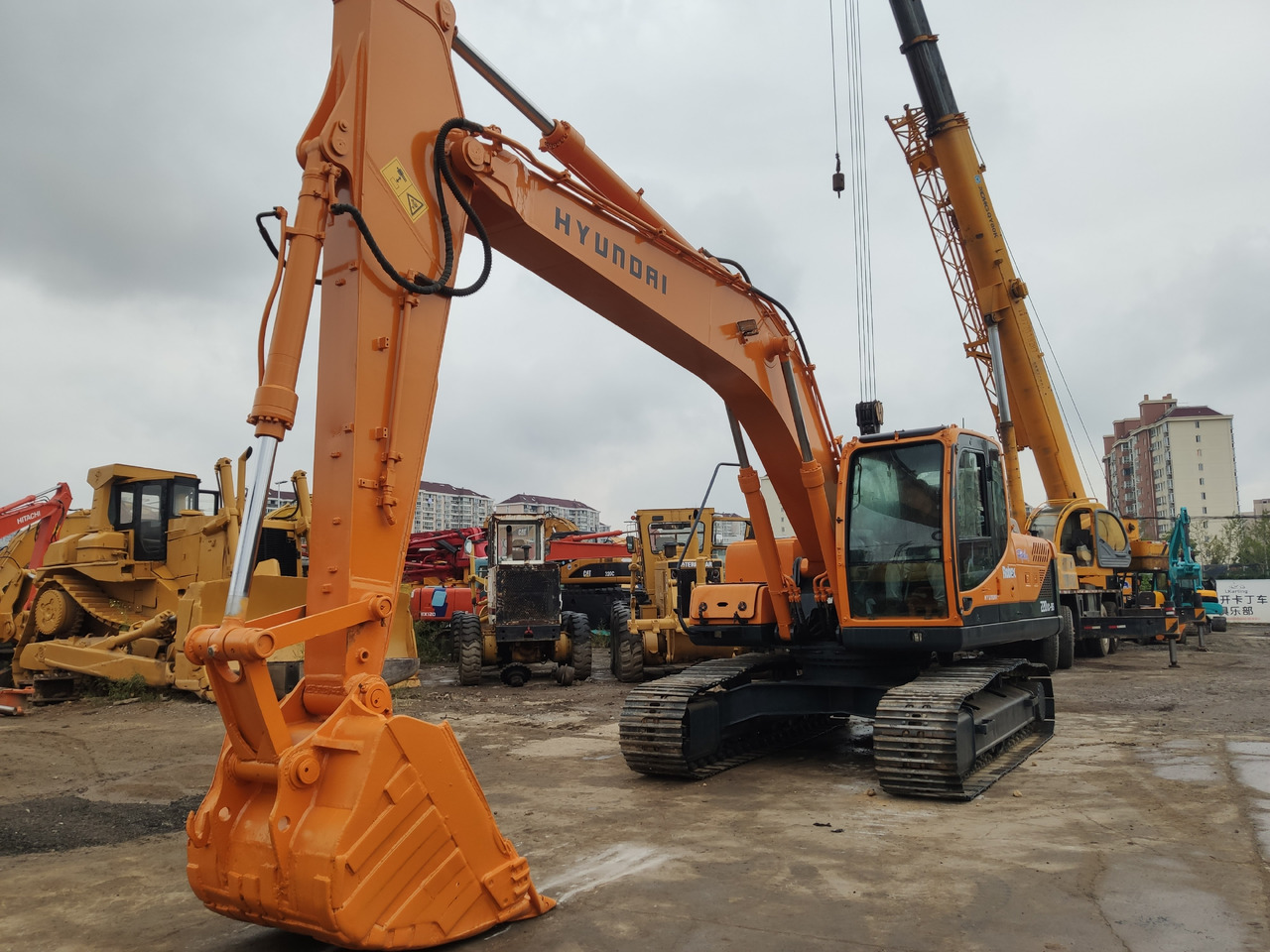 HYUNDAI Crawler Excavator R220-9S Click Here for Discount - Багер гасеничар: слика 5 HYUNDAI Crawler Excavator R220-9S Click Here for Discount - Багер гасеничар: слика 5