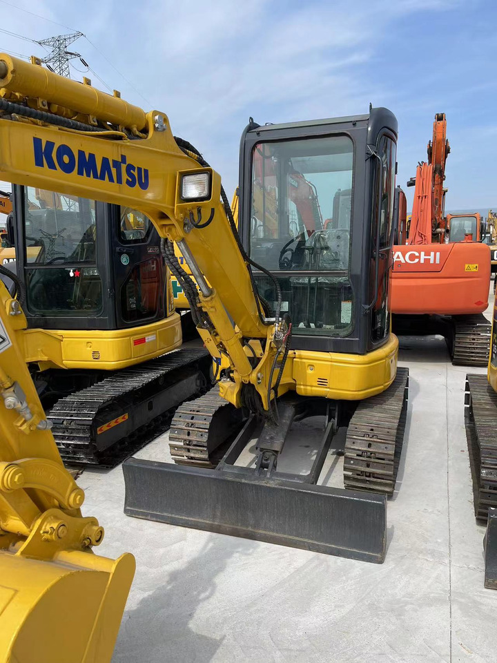 KOMATSU Mini Excavator PC30 Powerful and Efficient Yanmar Engine - Мини багер: слика 2 KOMATSU Mini Excavator PC30 Powerful and Efficient Yanmar Engine - Мини багер: слика 2