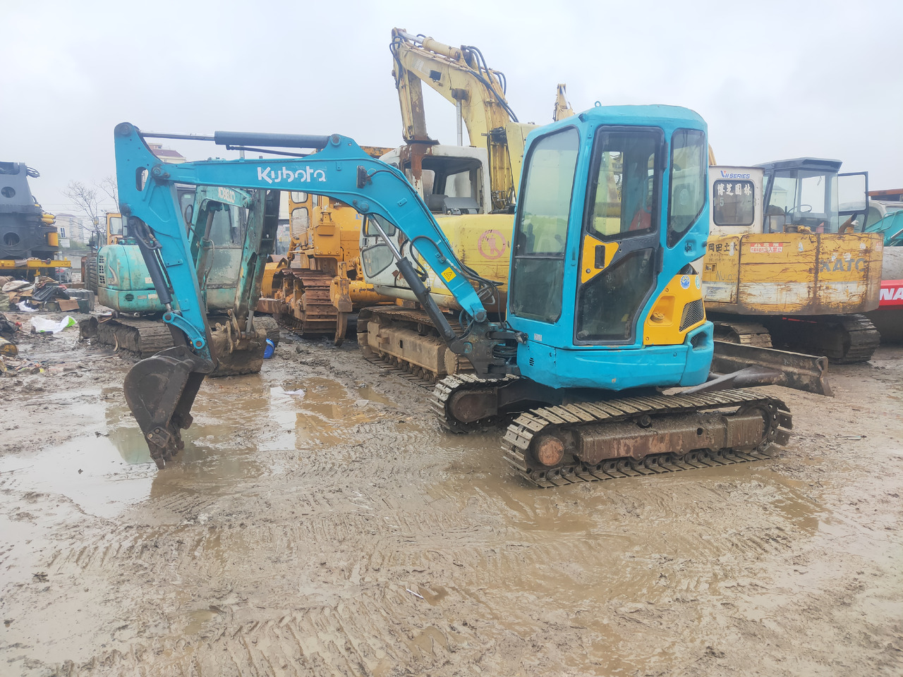 KUBOTA U30 - Мини багер: слика 1 KUBOTA U30 - Мини багер: слика 1