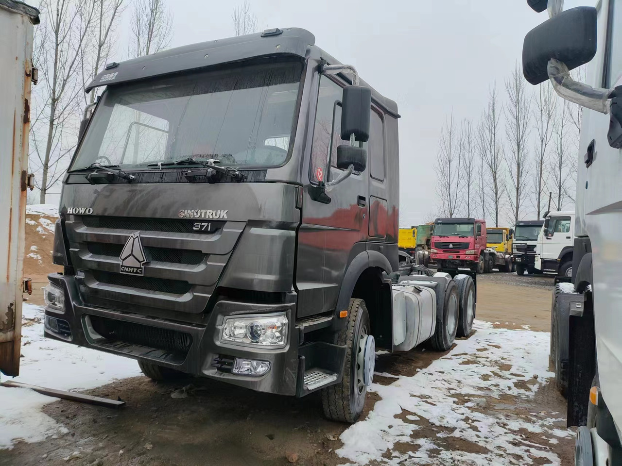SINOTRUK HOWO 371 CLICK HERE FOR DISCOUNT - Камион влекач: слика 1 SINOTRUK HOWO 371 CLICK HERE FOR DISCOUNT - Камион влекач: слика 1