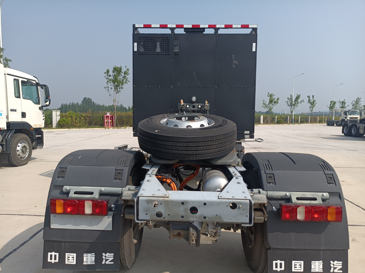 SINOTRUK HOWO TX 4x2 E-Tractor Unit Zero Emission Maximum Profit - Камион влекач: слика 5 SINOTRUK HOWO TX 4x2 E-Tractor Unit Zero Emission Maximum Profit - Камион влекач: слика 5