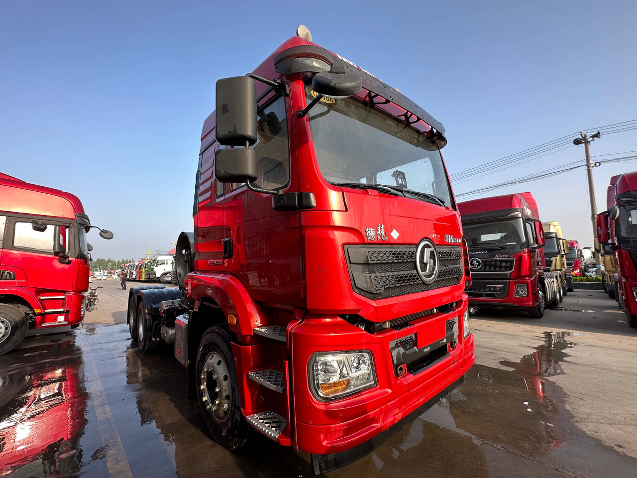 SINOTRUK K1026 6X4 Tractor Unit with Manual Transmission - Камион влекач: слика 2 SINOTRUK K1026 6X4 Tractor Unit with Manual Transmission - Камион влекач: слика 2