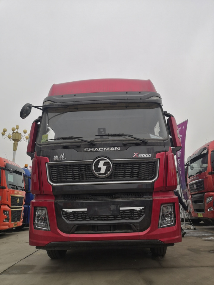 SINOTRUK M1064 4X2 Manual Tractor Unit - Камион влекач: слика 2 SINOTRUK M1064 4X2 Manual Tractor Unit - Камион влекач: слика 2