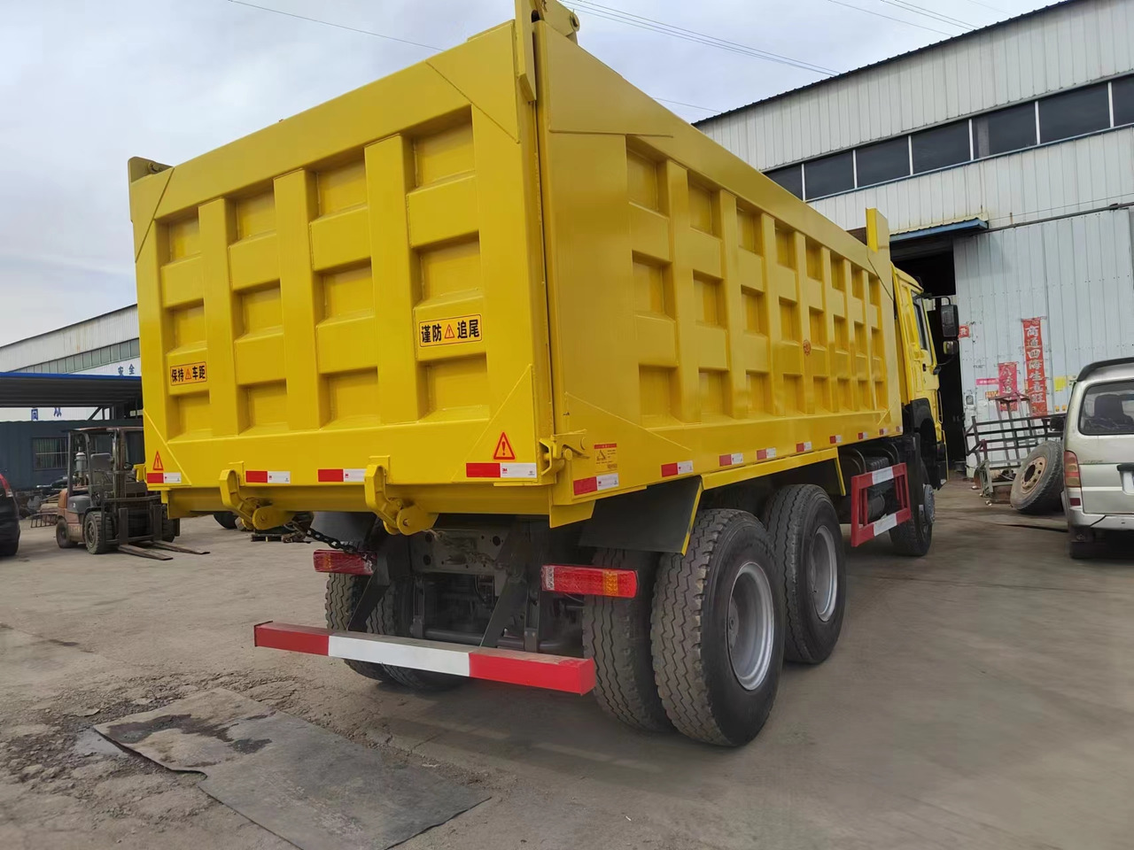 SINOTRUK HOWO 371 6X4 CLICK HERE FOR DISCOUNT - Кипер: слика 5 SINOTRUK HOWO 371 6X4 CLICK HERE FOR DISCOUNT - Кипер: слика 5