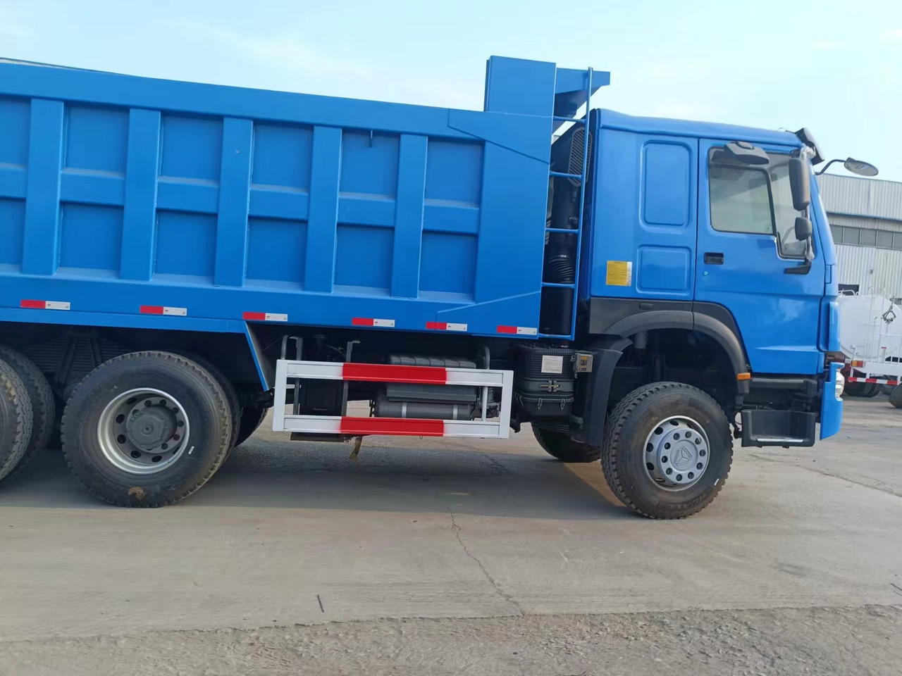 SINOTRUK HOWO 371 6X4 CLICK HERE FOR DISCOUNT - Кипер: слика 2 SINOTRUK HOWO 371 6X4 CLICK HERE FOR DISCOUNT - Кипер: слика 2