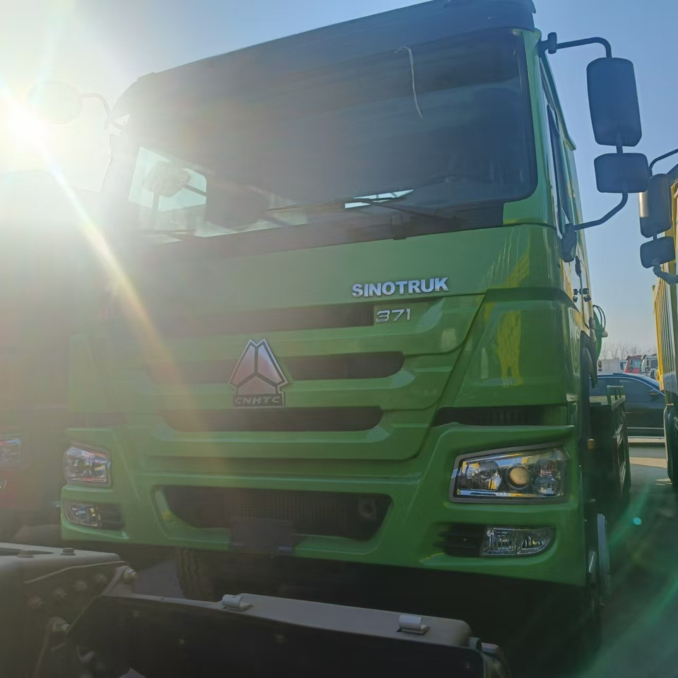 SINOTRUK HOWO Sewage Suction Truck 6*4 Click Here for Discount - Вакуумски камион: слика 4 SINOTRUK HOWO Sewage Suction Truck 6*4 Click Here for Discount - Вакуумски камион: слика 4