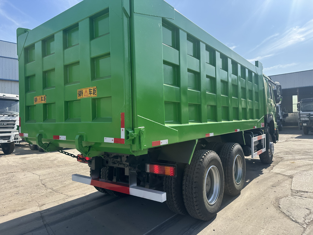 Sinotruck 6x4 HOWO Dump Truck Clcik for Discount - Кипер: слика 3 Sinotruck 6x4 HOWO Dump Truck Clcik for Discount - Кипер: слика 3