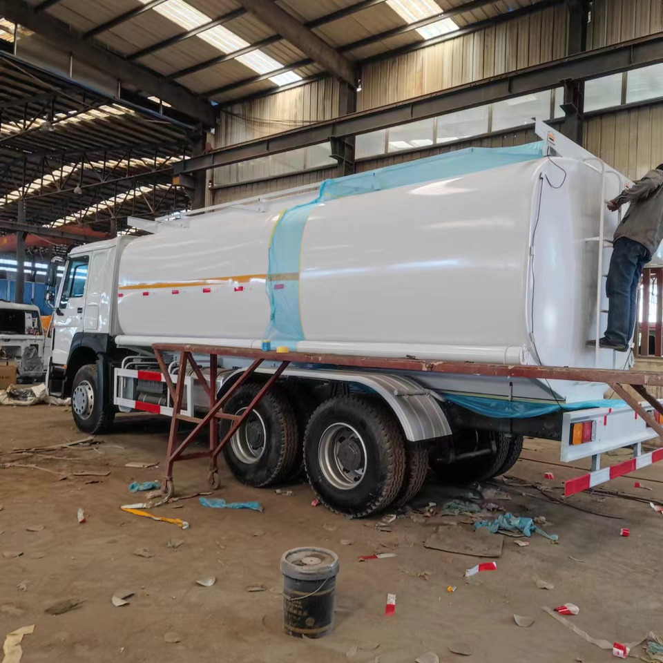 Sinotruck HOWO 371 CLICK HERE FOR DISCOUNT - Камион цистерна: слика 3 Sinotruck HOWO 371 CLICK HERE FOR DISCOUNT - Камион цистерна: слика 3