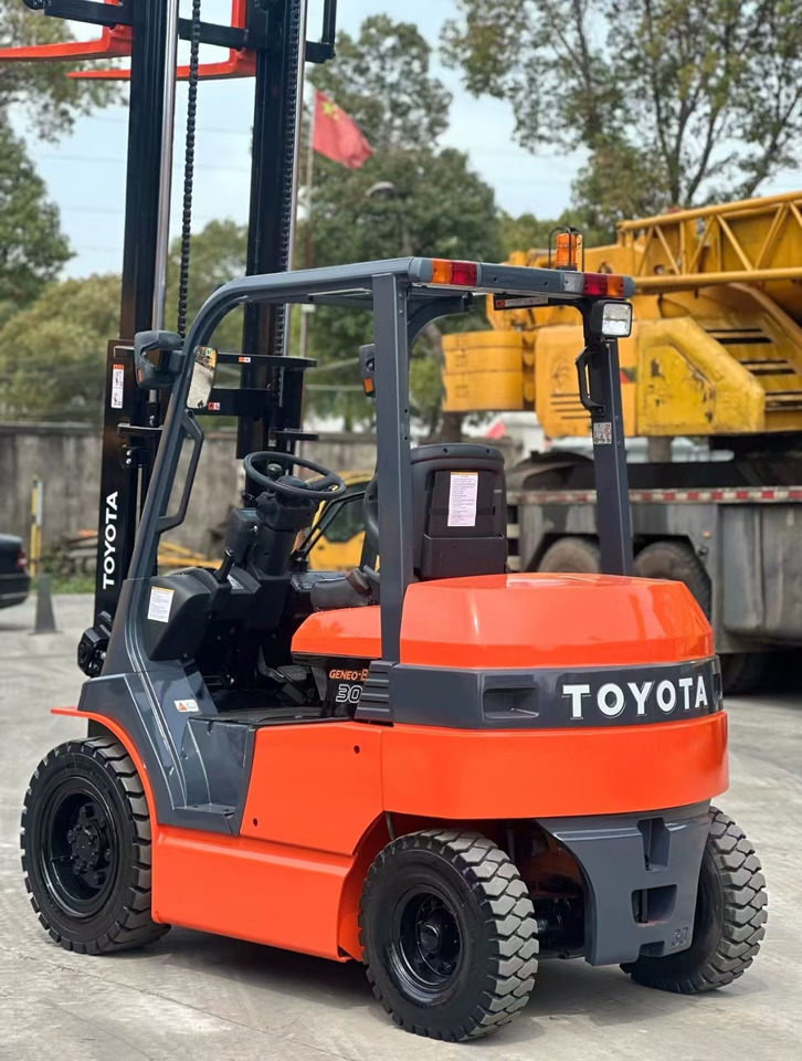 TOYOTA 3Ton Forklift Click for Discount - Електричен вилушкар: слика 1 TOYOTA 3Ton Forklift Click for Discount - Електричен вилушкар: слика 1