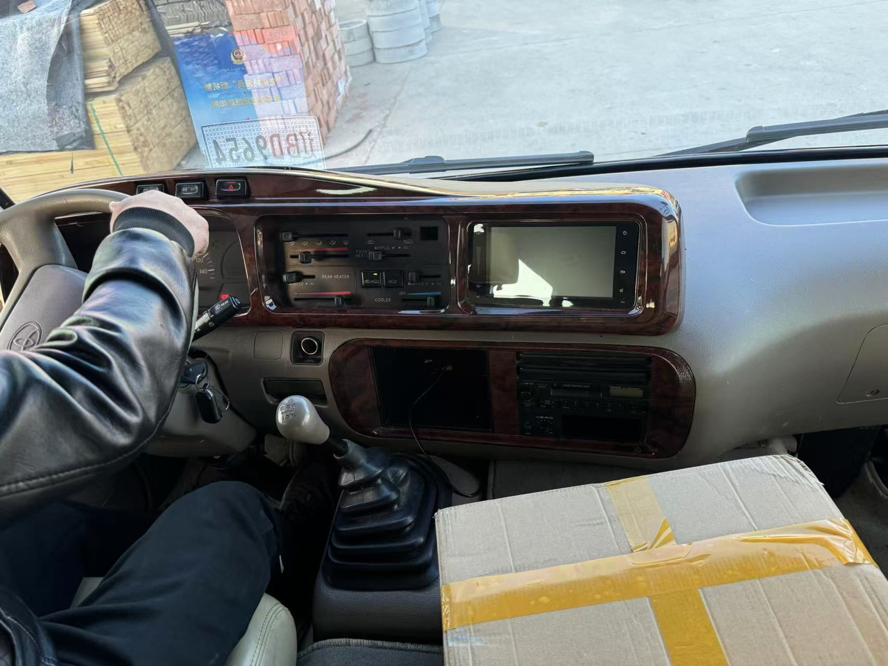 TOYOTA Coaster Bus 22Seats - Патнички вагон автобус: слика 4 TOYOTA Coaster Bus 22Seats - Патнички вагон автобус: слика 4