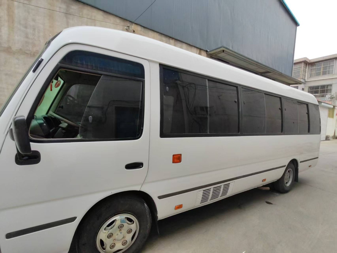 TOYOTA Hiace Bus 13 Seats - Патнички вагон автобус: слика 4 TOYOTA Hiace Bus 13 Seats - Патнички вагон автобус: слика 4