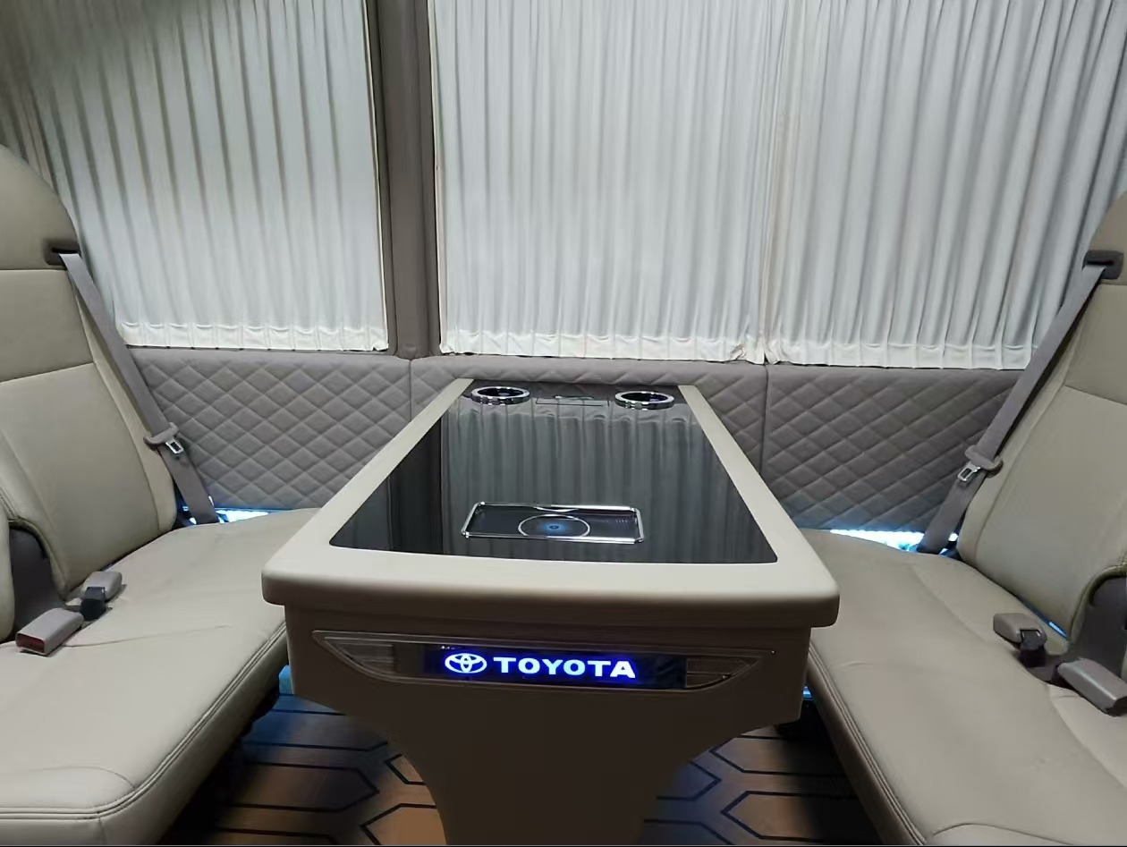 TOYOTA White Mini Bus Click Here for Discount - Патнички вагон автобус: слика 3 TOYOTA White Mini Bus Click Here for Discount - Патнички вагон автобус: слика 3