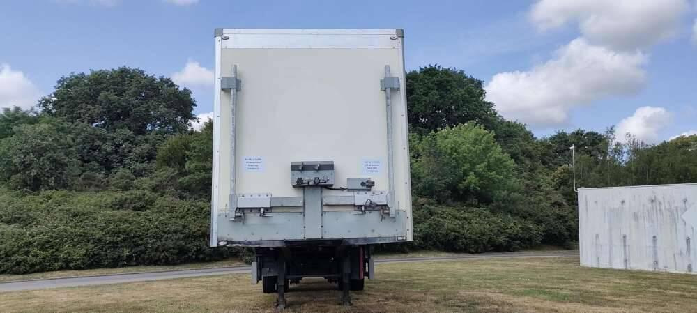 Semi-remorque 1 Essieu DISTRIBOX HAYON 24 PALETTES 2 PORTES AR 2M80 - Полуприколка сандучар: слика 3 Semi-remorque 1 Essieu DISTRIBOX HAYON 24 PALETTES 2 PORTES AR 2M80 - Полуприколка сандучар: слика 3