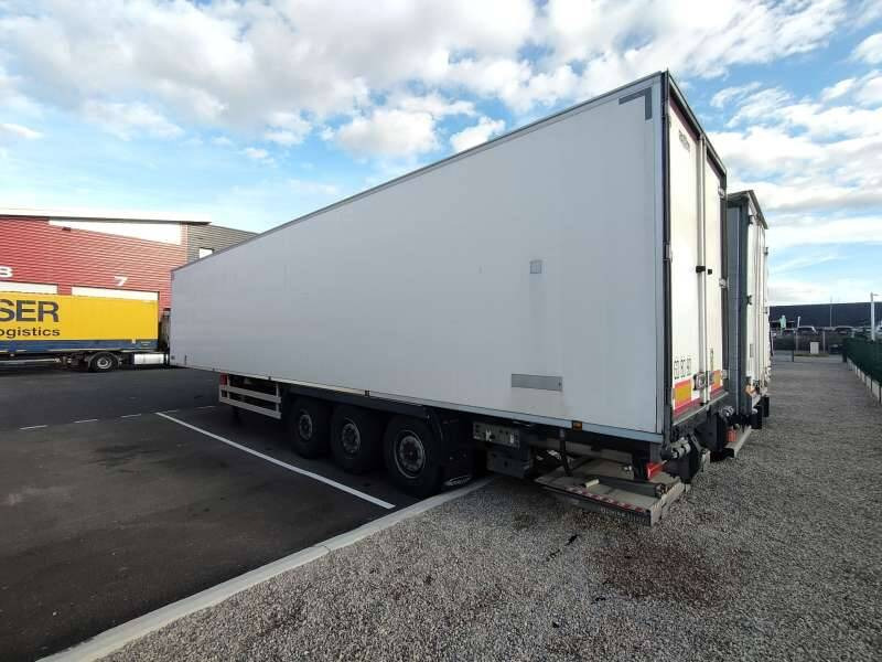 Semi-remorque 3 Essieux 38 TONNES HAYON CAISSE CHEREAU GROUPE CARRIER VECTOR HE 19 MT - Полуприколка ладилник: слика 3 Semi-remorque 3 Essieux 38 TONNES HAYON CAISSE CHEREAU GROUPE CARRIER VECTOR HE 19 MT - Полуприколка ладилник: слика 3