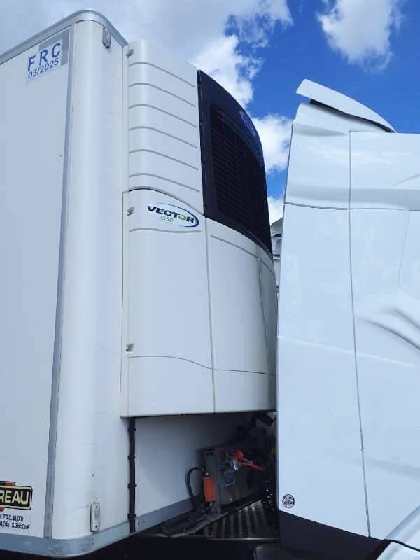 Semi-remorque 3 Essieux FRIGO 38 TONNES HAYON CAISSE CHEREAU GROUPE CARRIER VECTOR 1550 - Полуприколка ладилник: слика 2 Semi-remorque 3 Essieux FRIGO 38 TONNES HAYON CAISSE CHEREAU GROUPE CARRIER VECTOR 1550 - Полуприколка ладилник: слика 2