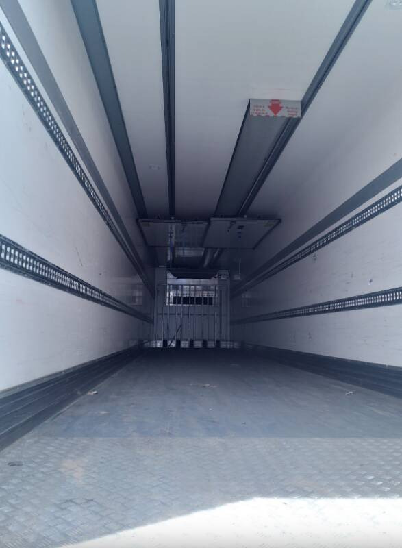 Semi-remorque 3 Essieux FRIGO 38 TONNES HAYON CAISSE CHEREAU GROUPE CARRIER VECTOR HE 19 MT - Полуприколка ладилник: слика 4 Semi-remorque 3 Essieux FRIGO 38 TONNES HAYON CAISSE CHEREAU GROUPE CARRIER VECTOR HE 19 MT - Полуприколка ладилник: слика 4