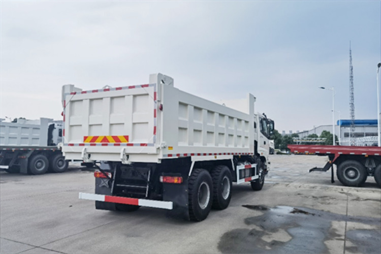 FOTON Foton 6x4 10 Wheeler Tipper truck for Sale in Malawi - Камион влекач: слика 4 FOTON Foton 6x4 10 Wheeler Tipper truck for Sale in Malawi - Камион влекач: слика 4