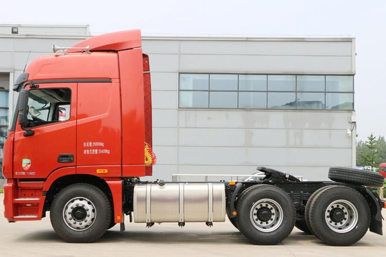 FOTON Foton Auman Gtl 6x4 Tractor Head for Sale in Sierra Leone - Камион влекач: слика 2 FOTON Foton Auman Gtl 6x4 Tractor Head for Sale in Sierra Leone - Камион влекач: слика 2