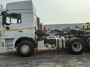 SHACMAN Shacman Truck Head for Sale in Congo - Камион влекач: слика 3 SHACMAN Shacman Truck Head for Sale in Congo - Камион влекач: слика 3