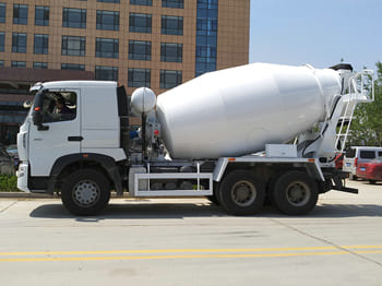SINOTRUK Concrete Mixer Truck for Sale in Ghana - Камион миксер за бетон: слика 5 SINOTRUK Concrete Mixer Truck for Sale in Ghana - Камион миксер за бетон: слика 5