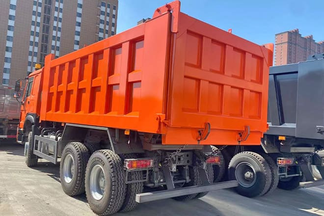 SINOTRUK Sinotruk Howo 336 6X4 Tipper for Sale in Ghana - Кипер: слика 2 SINOTRUK Sinotruk Howo 336 6X4 Tipper for Sale in Ghana - Кипер: слика 2