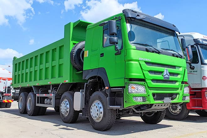 SINOTRUK Sinotruk Howo 8x4 Dump Truck for Sale Near Me in Ghana - Кипер: слика 1 SINOTRUK Sinotruk Howo 8x4 Dump Truck for Sale Near Me in Ghana - Кипер: слика 1
