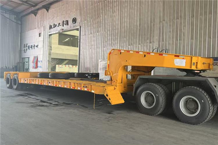 TITAN 2 Axle Detachable Gooseneck Trailer for Sale In Jamaica - Полуприколка за низок утовар: слика 1 TITAN 2 Axle Detachable Gooseneck Trailer for Sale In Jamaica - Полуприколка за низок утовар: слика 1